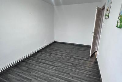 Apartament cu 3 camere în Traian - 10