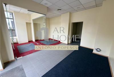 Spațiu comercial, de 65 mp, în Central - 9