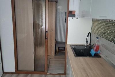 Apartament cu 3 camere semidecomandat în Central - 2