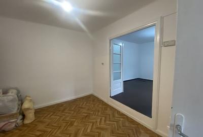 Casa de vanzare, trei camere, Vatra Luminoasa, 215,000 - 1