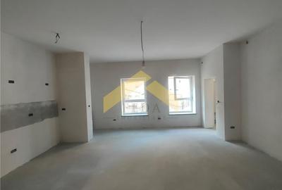 Casa cu 3 camere de vanzare in centrul Aradului - 2