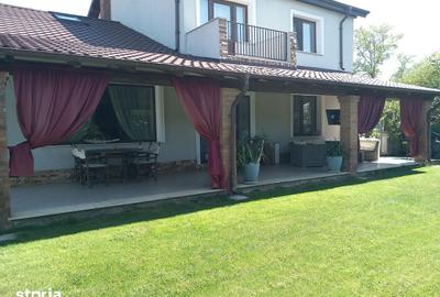 Casă cu 4 camere cu Teren 585 Mp în Smârdan - 1