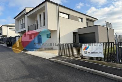 Duplex cu 4 camere cu Canalizare în Chinteni - 1