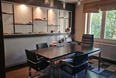 Apartament cu 3 camere decomandat în Central - 1