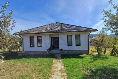 Casă cu 3 camere cu Teren 940 Mp în Unirea - 3