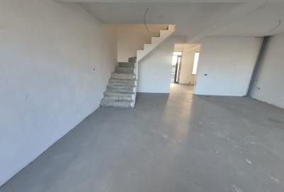 Casă cu 4 camere în Central - 1