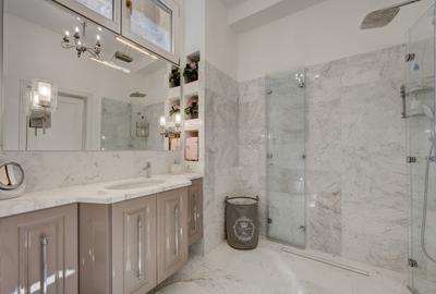 CAROL - EPISCOP CHESARIE, APARTAMENT 250 MP TOTAL, CURTE 250 MP! - 13