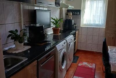 Apartament cu 4 camere decomandat în Vitrometan - 1