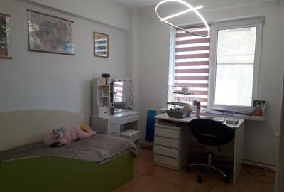 Apartament cu 4 camere decomandate Zona George Enescu - 17