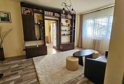 Apartament cu 3 camere semidecomandat în Exterior Vest - 2