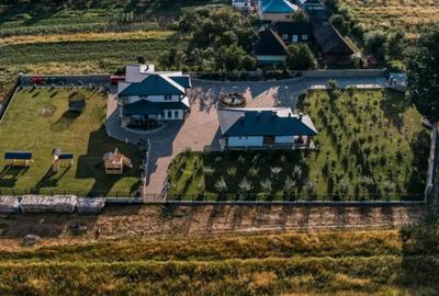 Casă cu 8 camere cu Teren 11880 Mp în Horodnic - 4