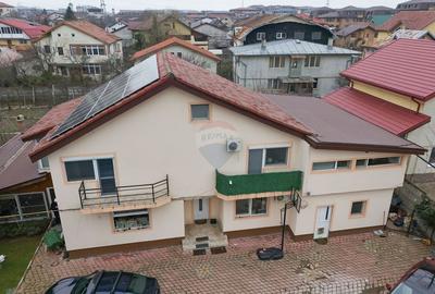 Casă cu 8 camere cu Teren 950 Mp în Roșu