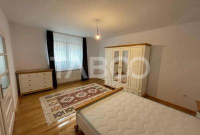 Casa individuala 2 camere renovata complet cu garaj si curte Lazaret Casa individuala 2 camere renovata complet cu garaj si curte Lazaret - 1