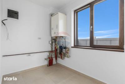 Casă cu 7 camere cu Teren 617 Mp în Livada - 9