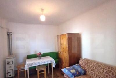 Casa de vanzare, cu 3 camere, 85 mp, 151 mp teren, zona cent - 24