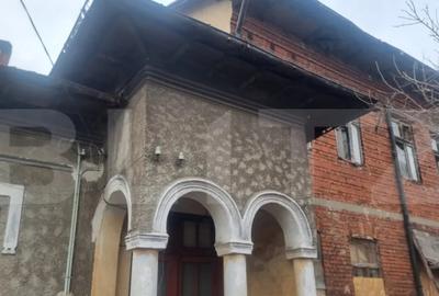 Casă cu 4 camere cu Teren 287 Mp în Lupeni - 10