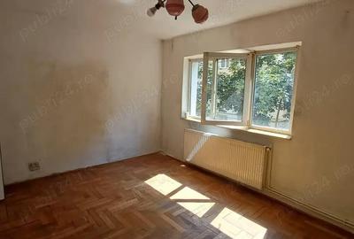 De vanzare 2 camere decomandate, etaj 1, 50.000 euro