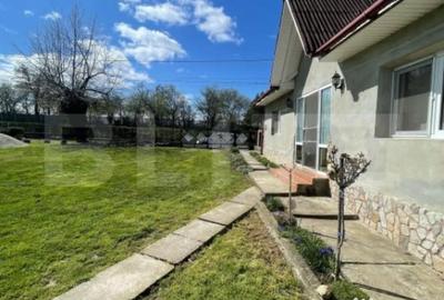 Casă cu 3 camere cu Teren 3000 Mp în Central