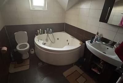 Casă cu 4 camere în Central - 1