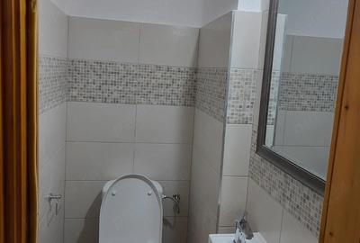 Apartament cu 3 camere semidecomandat în Central - 1