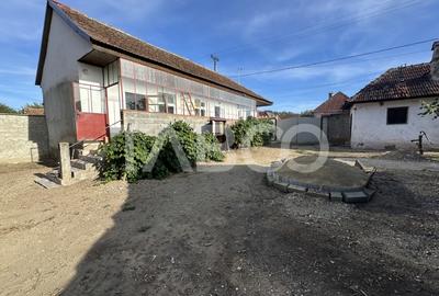 Casa de vanzare 2 camere 75mpu teren liber 982 mp anexe Sat Vad - 1