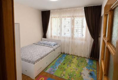 Apartament cu 4 camere semidecomandat în Central - 1