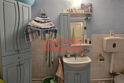 Casă cu 7 camere cu Teren 1756 Mp în Caracal - 1