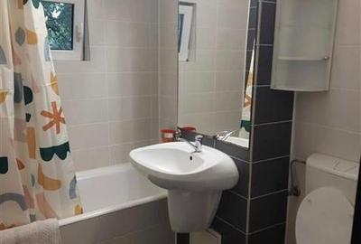 Apartament 3 camere decomandate , Parcare, Zona UMF - 7