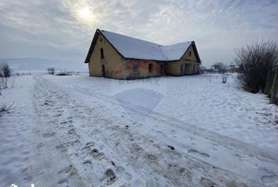 Teren de 3436 mp, în Central - 4