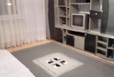 Inchiriez apartament 2 cam ,decomandat, situat in Racadau - 1