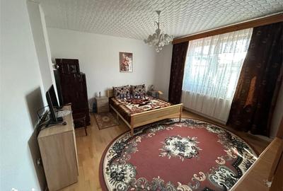 Casă cu 5 camere cu Teren 1200 Mp în Halmeu - 4