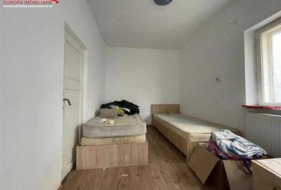 Casă cu 3 camere cu Canalizare în Central - 5