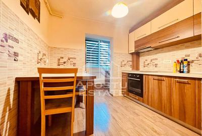 Apartament cu 3 camere decomandat, mobilat în Alfa - 18