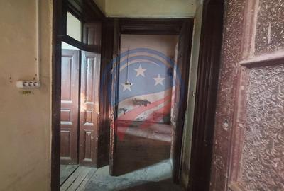 Apartament cu 5 camere semidecomandat în Central