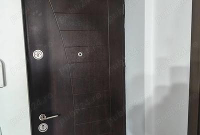 Apartament cu 3 camere semidecomandat în Central - 1