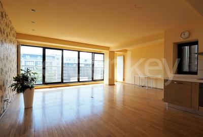 Apartament insorit cu 4 camere | garaj si boxa