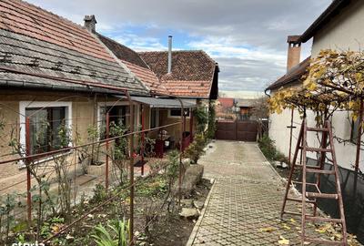 Casă cu 4 camere cu Teren 1555 Mp în Central - 1