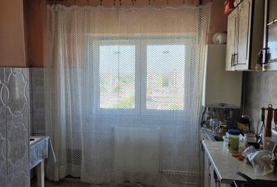 Apartament cu 4 camere decomandat în Micro 16 - 14