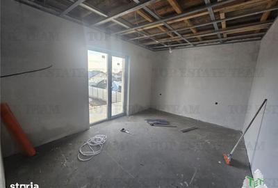 Casă cu 4 camere cu Teren 464 Mp în Joița - 8