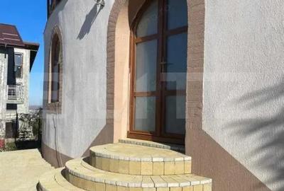 Vila de vanzare, 382 mp, zona Bucium - 1