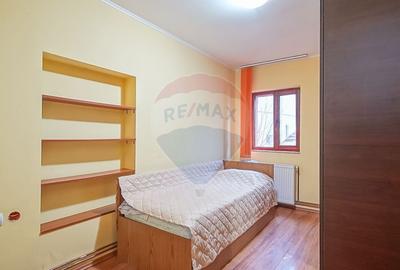 Casă cu 6 camere cu Teren 337 Mp în Central - 18