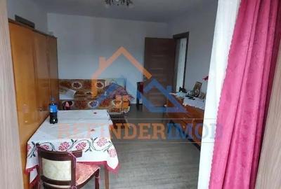 Apartament cu 2 camere decomandat, mobilat în Titan
