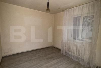 Apartament de vanzare, cu 3 camere, 43 mp, zona Dacia - 7
