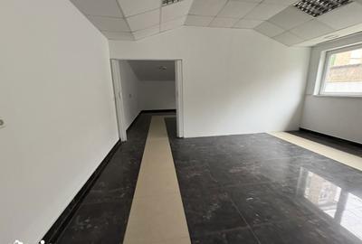 Spațiu comercial, de 90 mp, în Decebal - 5