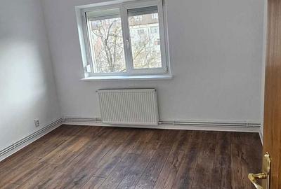 Apartament cu 3 camere decomandat în Nicolina - 8