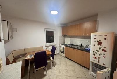 56mp, mobilat si utilat in bloc anvelopat lingă piata Doina - 1