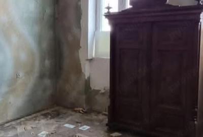 Casă cu 4 camere cu Teren 344 Mp în Central