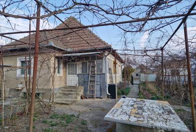 Casă cu 3 camere în Central - 1