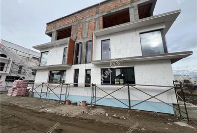 Duplex cu 4 camere cu Canalizare în Șelimbăr - 3