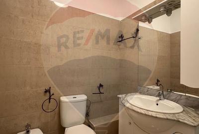 Apartament cu 3 camere, mobilat în Central - 19